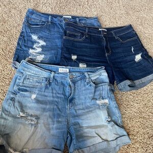 Cello cuffed Women's Blue Denim Shorts set of three size large light medium dark